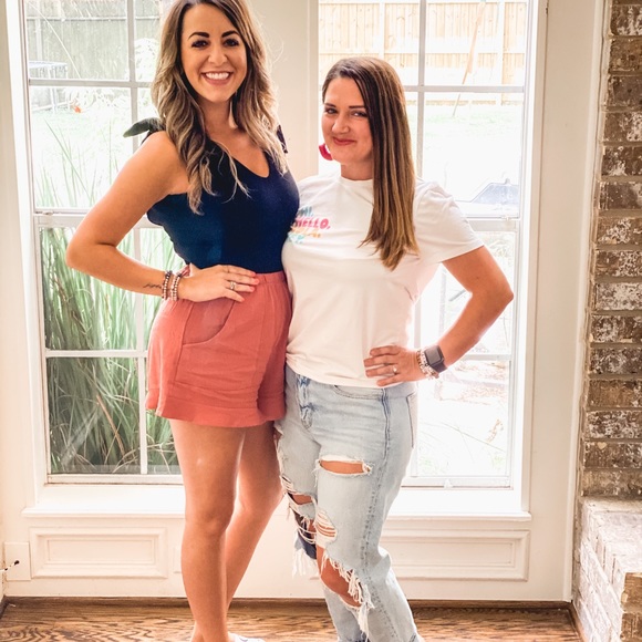 Rose colored elastic waist shorts - Picture 2 of 4